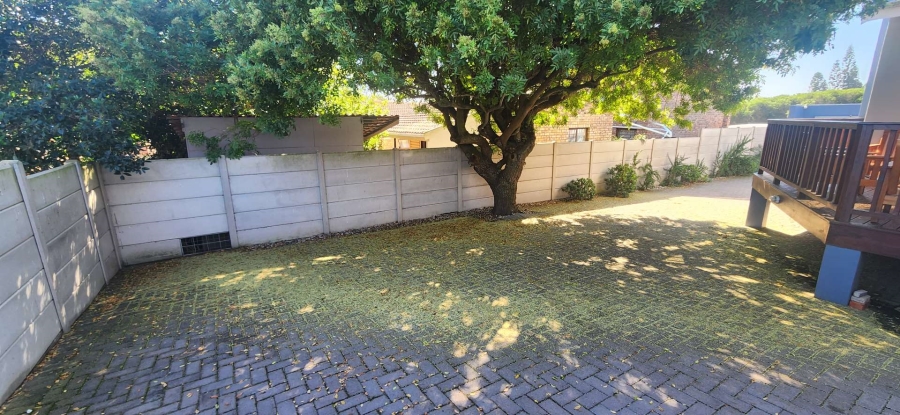 6 Bedroom Property for Sale in Fraaiuitsig Western Cape
